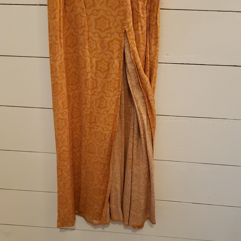 Dress - Picture 2 of 4